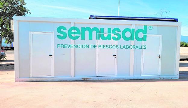 Semusad presenta una clínica portátil pionera en la Región de Murcia
